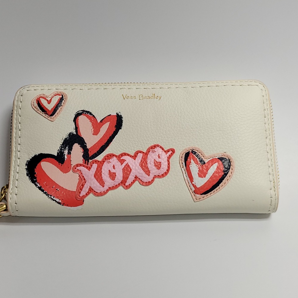 Vera Bradley RFID Audrey Wallet White Leather XOXO Hearts Wristlet 24653-N21 NWT